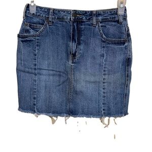Old Navy Women’s 6 Medium Wash High Waisted Raw Hem Pleated Denim Mini Skirt